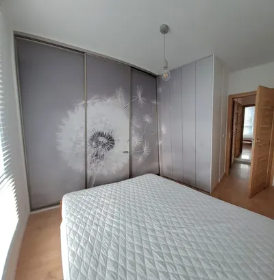 Rondo Wiatraczna ul. Siennicka, 2 -pok apartament, klimatyzacją, balkon, garaż - miniatura 5