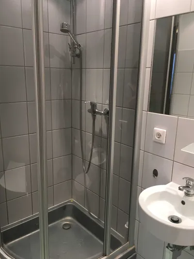 Dwupokojowa kawalerka, świetna lokalizacja. - miniatura 4