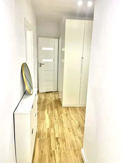 Bardzo Ładny Pokój premium blisko centrum w dużym mieszkaniu - miniatura 4