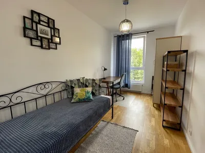 Do wynajęcia przestronne mieszkanie 3-pokojowe w centrum Warszawy - miniatura 2