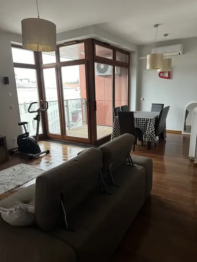 Ekskluzywny Apartament 48m² w Sercu Miasta - miniatura 2