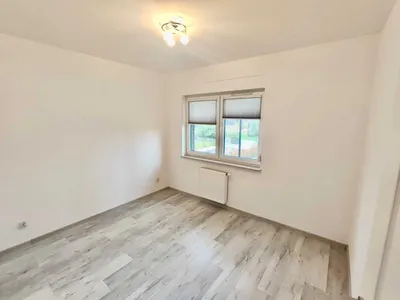 Piękne 3 pok mieszkanie z ogródkiem, garaż, CO, komórka - miniatura 4