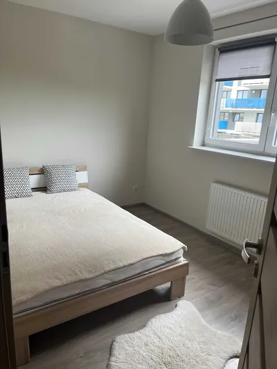 Mieszkanie 44m2 2 niezależne pokoje, 4p, Bochenka 12B garaż, duży balkon z pięknym widokiem - miniatura 2
