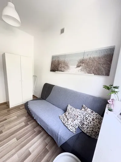 Pokój jednoosobowy do wynajęcia dla młodej osoby lub studentki/ta - miniatura 3