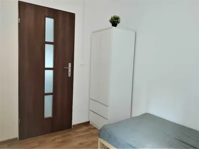 Wynajmę pokój zamykany na klucz, w bloku na parterze, bezpośrednio - miniatura 3