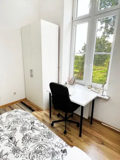 Pokój jednoosobowy w akademiku - 2 minuty od metra Szwedzka - miniatura 3