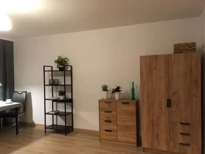 Słoneczna kawalerka z balkonem