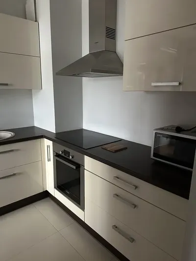 Ekskluzywny Apartament 48m² w Sercu Miasta - miniatura 4