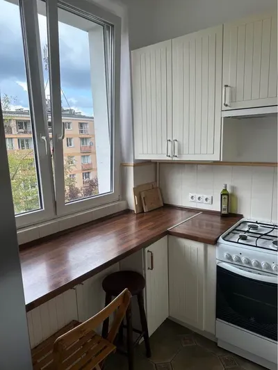 Duży pokój jednoosobowy w mieszkaniu dwupokojowym - miniatura 3