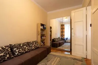 Centrum Krakowa, duży, słoneczny, 16 m2 pokój dla kobiety do wynajęcia - miniatura 2