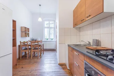 B. duży pokój dla 1-2 z podwójnym łóżkiem, centrum obok Okrąglaka - miniatura 5