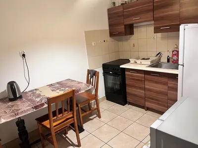 Pokoj jednoosobowy z balkonem al. Niepodlegosci 1 calosc 1200 zl+prad - miniatura 5