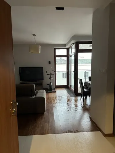 Ekskluzywny Apartament 48m² w Sercu Miasta - miniatura 3