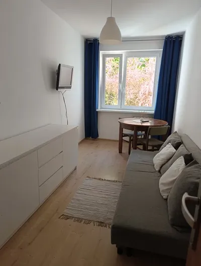 Nowoczesny pokój na os. Sobieskiego - miniatura 3
