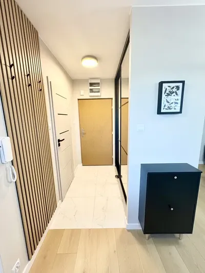Nowoczesna kawalerka metro Natolin - miniatura 5