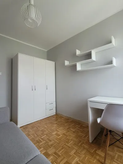 Pokój w mieszkaniu trzypokojowym ul. Olsztyńska - miniatura 2