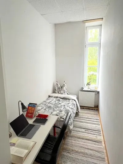 Pokój jednoosobowy w akademiku - 2 minuty od metra Szwedzka