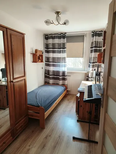Pokój jednoosobowy (mieszkanie dwupokojowe)