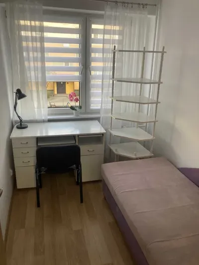 Pokoje w mieszkaniu studenckim przy UMK ul. Gagarina po remoncie - miniatura 4