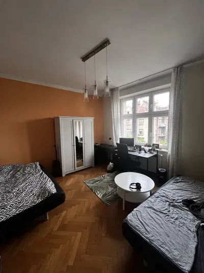Pokój w mieszkaniu trzy-osoowym