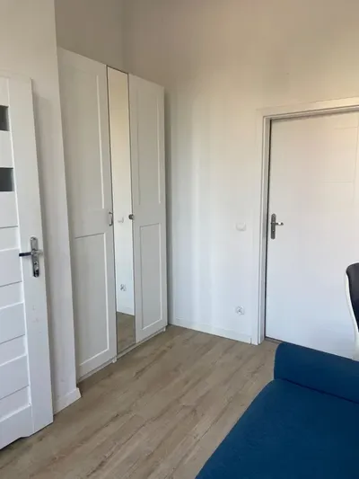 pokój jednoosobowy z łazienką - miniatura 3