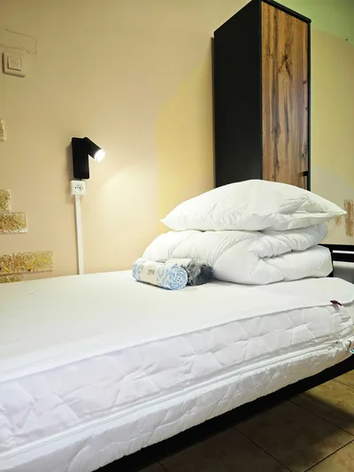 Pokoj Хостел, район Rembertow, Praga, Wawer. Hostel - 2-3-4 местные - miniatura 2
