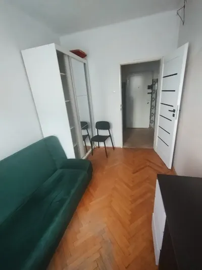 Pokoj jednoosobowy do wynajęcia przy centrum 700(czynsz,woda,ogrzewanie zawarte) - miniatura 5