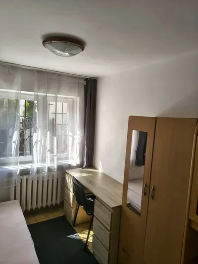 Pokój do wynajęcia dla kobiety - miniatura 2