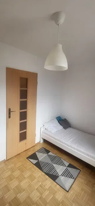 Mam do wynajęcia przestronny pokój - miniatura 4