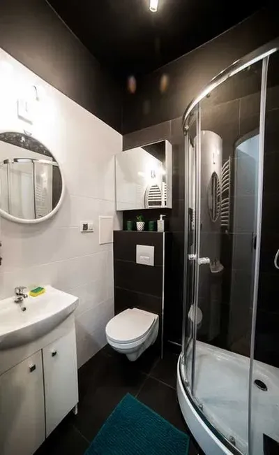 Pokój jednoosobowy z balkonem Centrum Piastów - miniatura 4