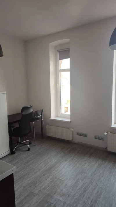 Kawalerka 26 m² w ścisłym centrum. - miniatura 3