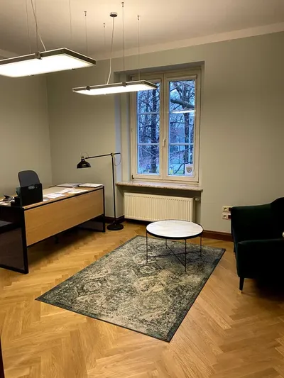 Wynajmę 2 pokoje w kancelarii prawnej przy ulicy Solariego w Warszawie - miniatura 2