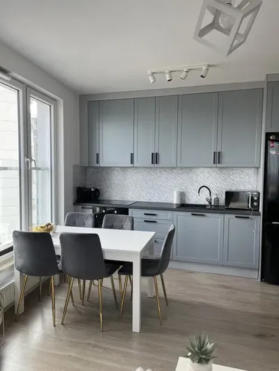 Nowoczesny apartament z widokiem na panoramę Gdańska – 13. piętro, Central Park - miniatura 3