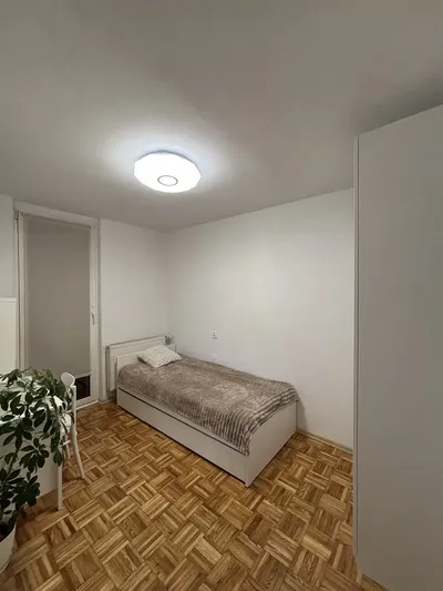 Pokój na Ochocie – świeżo po remoncie, blisko WUM - miniatura 4