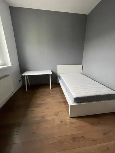 Pokój 11m2 przy starym rynku - miniatura 2