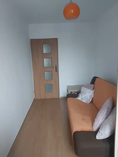 Pokój dla dziewczyny - miniatura 2