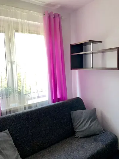 Pokój dla spokojnej osoby pracującej, blisko Poznań Plaza/Комната для спокойного работающего человека, недалеко от Poznań Plaza - miniatura 2