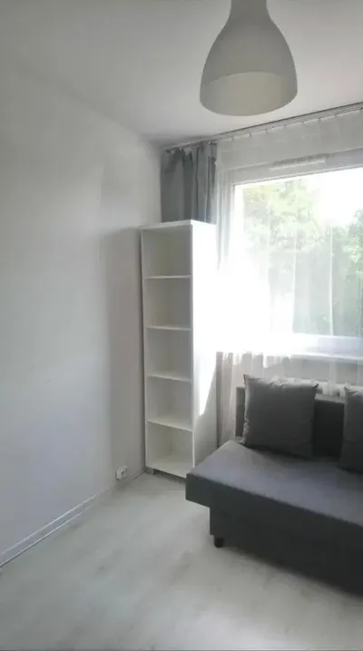 Pokój do wynajęcia w 4-pokojowym mieszkaniu przy ul. 1 Maja w Katowicach - miniatura 2