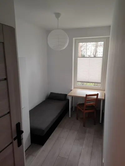 Pokój w 4 pokojowym mieszkaniu, Gdańsk Wrzeszcz ul. Waryńskiego - miniatura 3