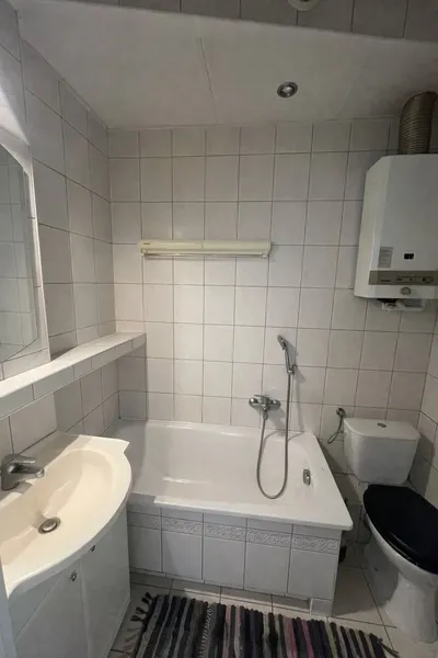 Wynajmę dwupokojowe mieszkanie na Koszutce - miniatura 3