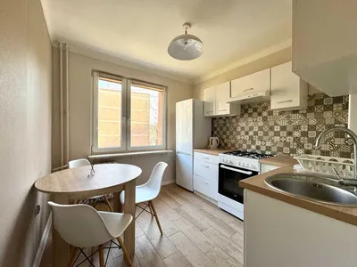 2 pokoje | Osobna jasna kuchnia | Balkon | MPEC