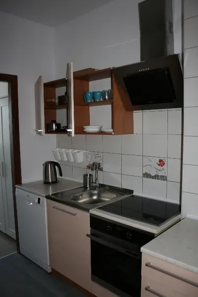 Pokój jednoosobowy dla dziewczyny na ul.6 Sierpnia NOWE BUDOWNICTWO - miniatura 4