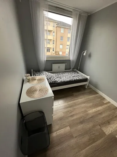 Wynajmę pokój w mieszakniu 2 osobowym 3 pokojowym. Ul. Guderskiego - miniatura 3