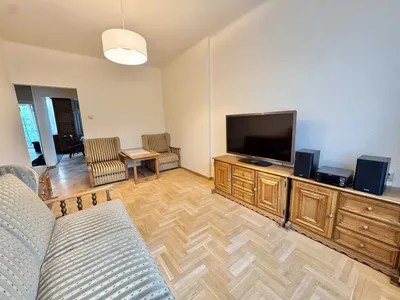 Trzypokojowe mieszkanie przy Łazienkach Królewskich, Mokotów - miniatura 3