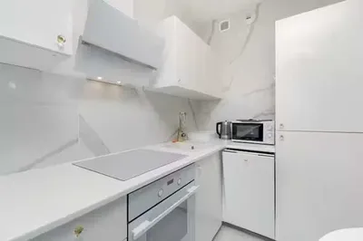 2 pokoje, balkon i wyjątkowy widok – nowoczesne mieszkanie na wynajem - miniatura 5
