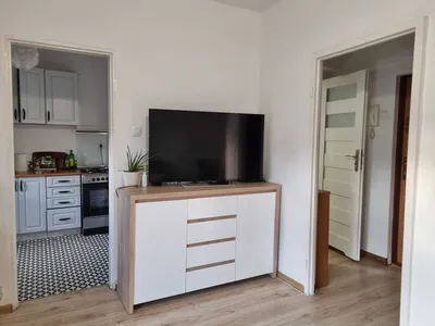 Wynajmę mieszkanie kawalerka 31m2 ul. Szafera 70 Osiedle Zawadzkiego - miniatura 2