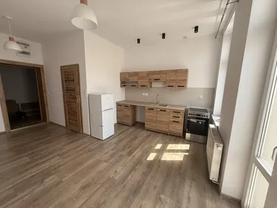 2 pokoje 50m2 po generalnym remoncie z balkonem - miniatura 3