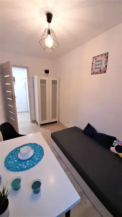 Przytulny, nowoczesny pokój w Centrum,świetna komunikacja,bliskoWSB,PKS - miniatura 4