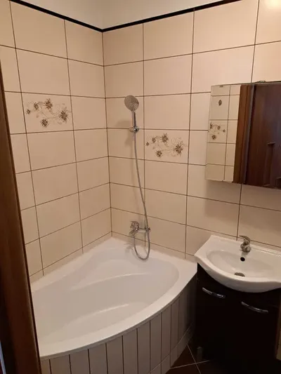 Wynajmę mieszkanie 47m2 z garażem bez pośredników - miniatura 4