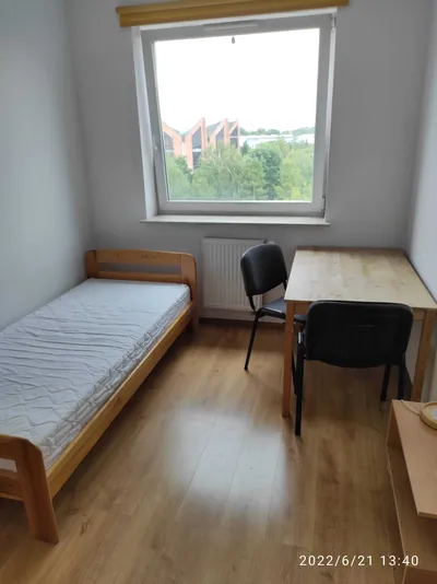 Pokój 1 os. 1300zl CAŁOŚĆ , ul. Śliczna 30b Blisko UEK, AWF, PK Mech - miniatura 2